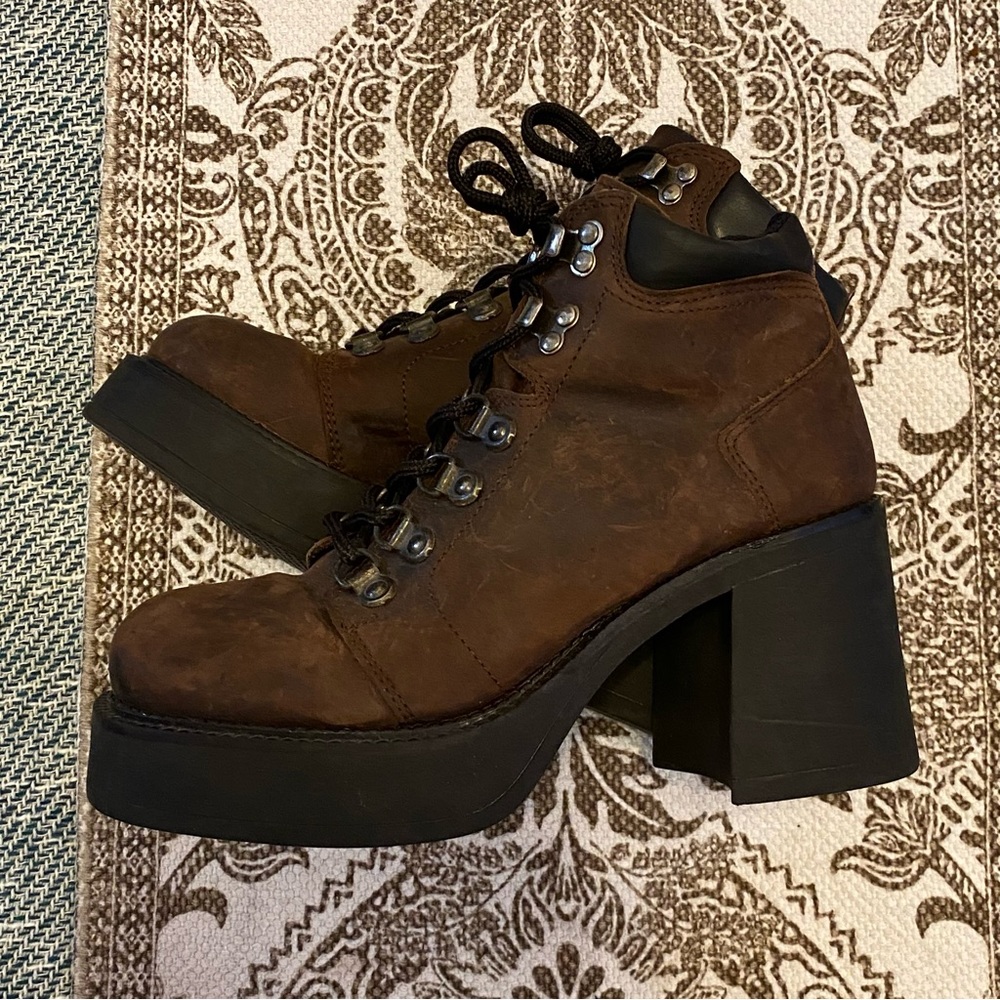 Vintage Aldo Made in Romania Chunky Platform Brown Leather Boots Size 39 Size 8